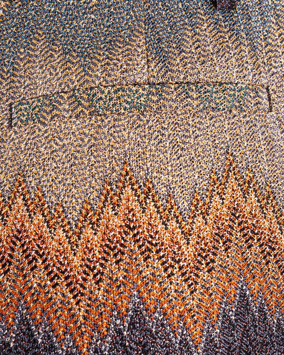 shop MISSONI  Pantalone: Missoni pantalone a trombetta.
Lavorazione raschel, motivo snake.
Realizzato in misto viscosa con filamenti lamé, il capo cattura la luce con riflessi metallici, per un look sofisticato e dinamico.
Composizione: 88%Viscosa, 12%Fibra Metallizzata.
Fabbricato in Italia.. WI0S BR012K-S72LF number 7823319